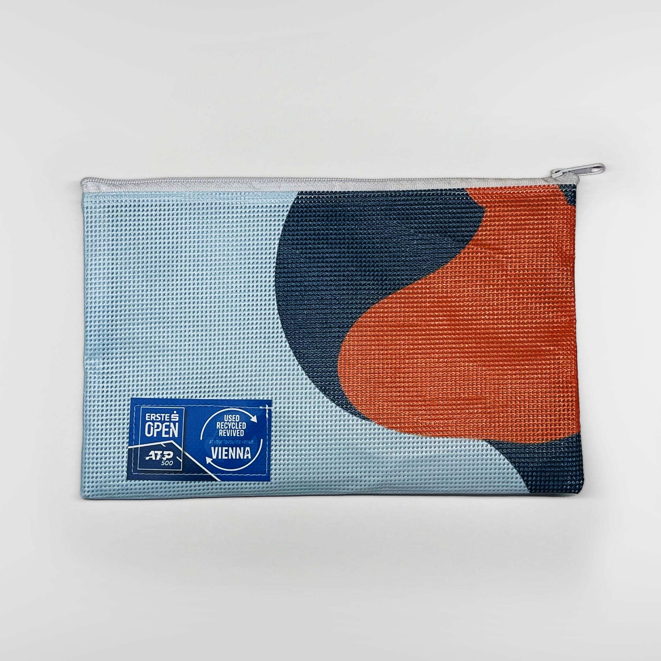 Pouch-01.jpg